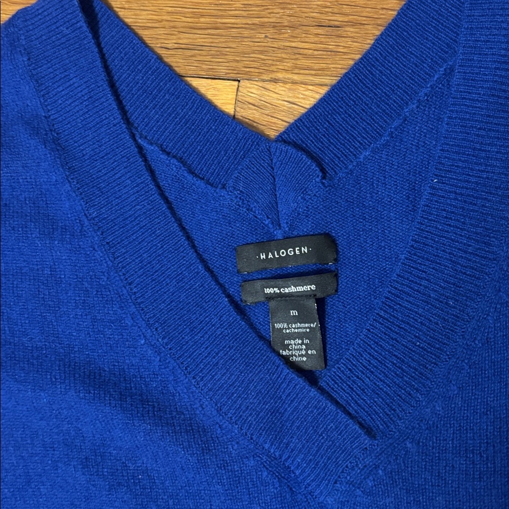 Halogen Cashmere Blue Sweater V-Neck Top - Picture 4 of 7